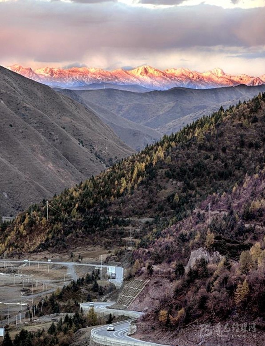 公路都這么美，你在川西高原到底錯過了多少風(fēng)景？