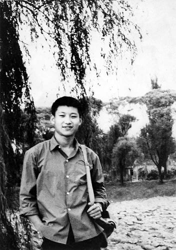 這是1972年，插隊回京探親時的習(xí)近平。